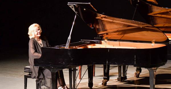 Gülsin Onay 2. Piyano Festivali’nde Türkiye Devlet Sanatçısı Gülsin Onay’dan Muhteşem Piyano Resitali